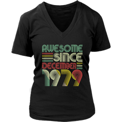 VnSupertramp Vintage December 40th Birthday 1979 Women V-Neck Shirt Plus Size XL-4XL Mom Wife Gift