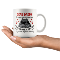 [TL] Customized Daddy Mug, Can't Wait To Meet You Mug, Gift For Dad From Baby Bump, New Dad Mug, Daddy Present From Unborn Baby First Father's Day Gift 11 OZ